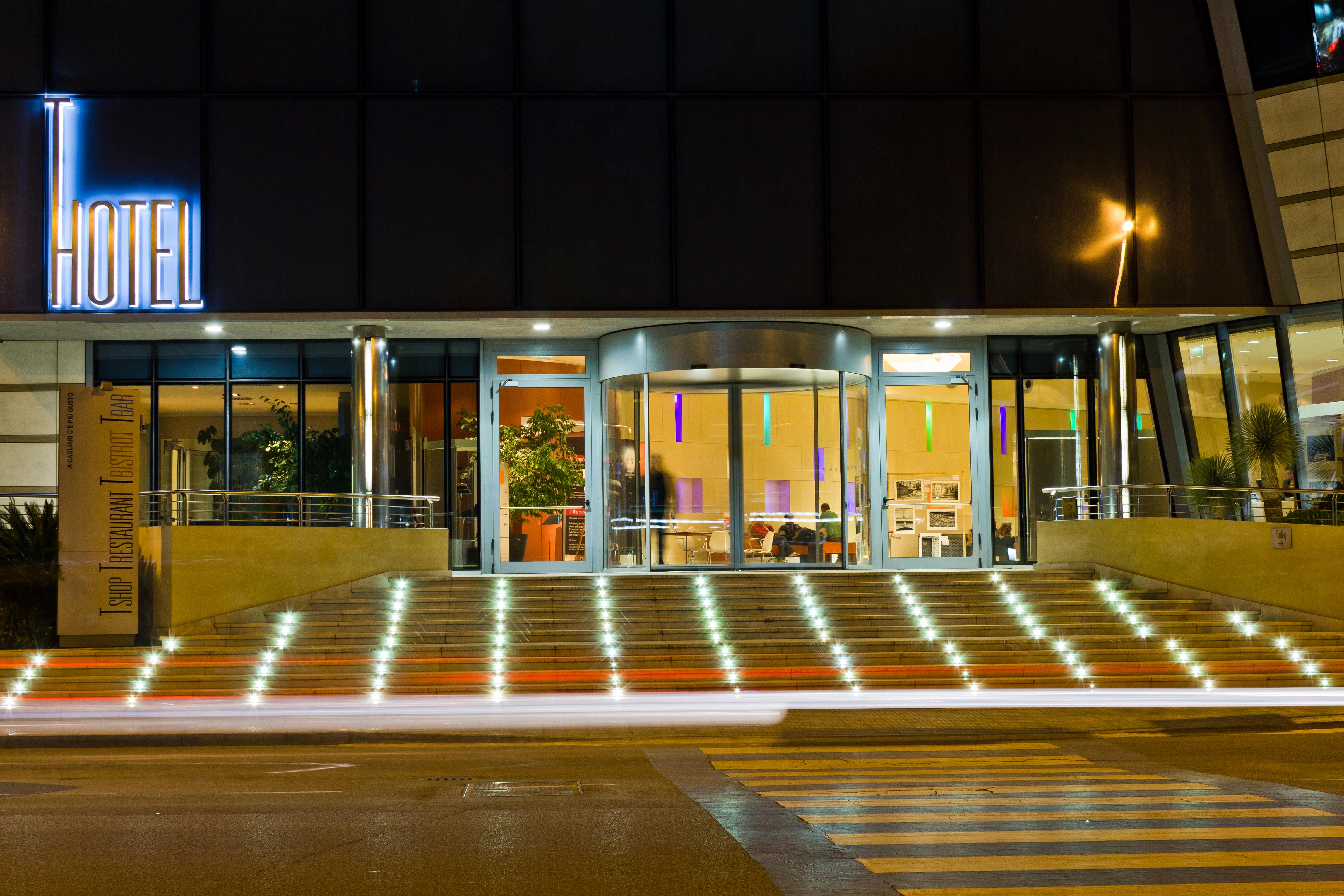 Una Hotels T Hotel Cagliari Bagian luar foto